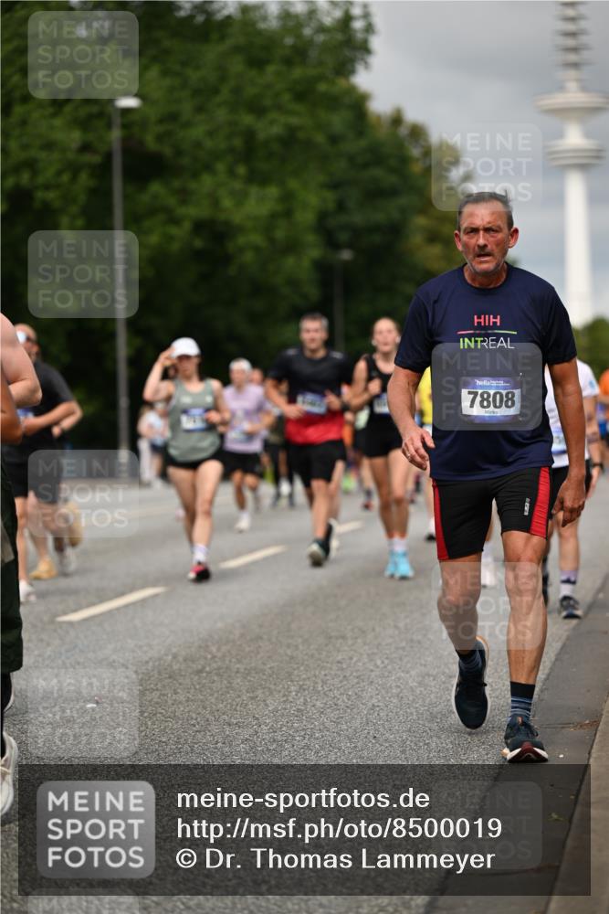 29.06.2025 - hella hamburg halbmarathon Dr. Thomas Lammeyer http://msf.ph/oto/8500019 29.06.2025 10:24:26 Kennedybrücke 1046, 1069, 1110, 1115, 1154, 1471, 1474, 1534, 2064, 2357, 3278, 3678, 3733, 4422, 4539, 4585, 4614, 4737, 4739, 5659, 5831, 5849, 5937, 7101, 7519, 7739, 7744, 7808, 8387, 8462, 8588, 8738, 9136, 9196, 9735, 10041, 10414, 10550, 10595, 10622, 11028, 11434 meine-sportfotos.de