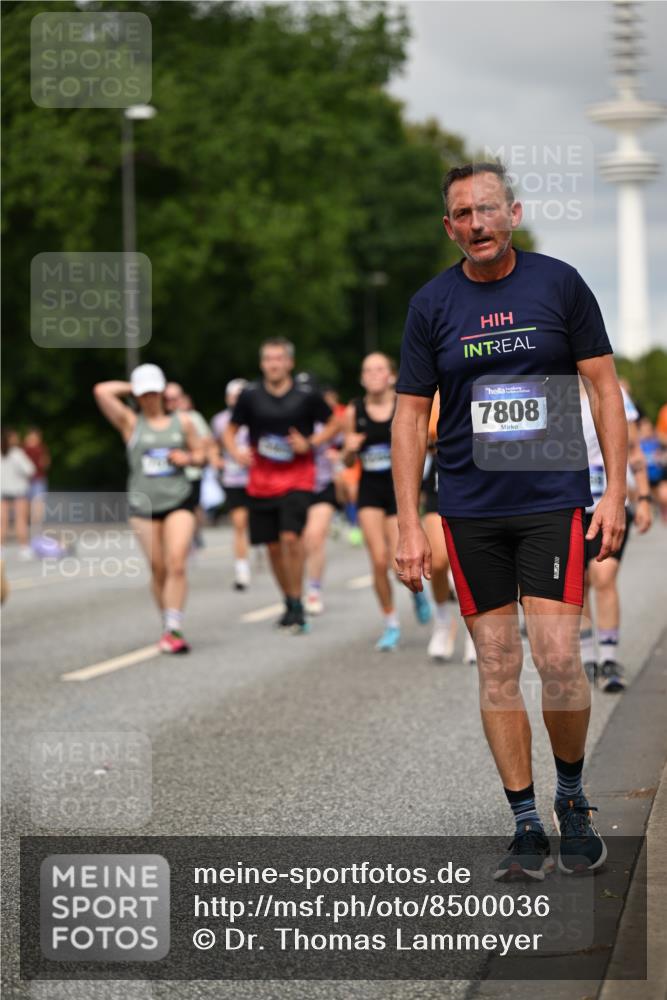 29.06.2025 - hella hamburg halbmarathon Dr. Thomas Lammeyer http://msf.ph/oto/8500036 29.06.2025 10:24:26 Kennedybrücke 1046, 1069, 1110, 1115, 1154, 1471, 1474, 1534, 2064, 2357, 3278, 3678, 3733, 4422, 4539, 4585, 4614, 4737, 4739, 5659, 5831, 5849, 5937, 7101, 7519, 7739, 7744, 7808, 8387, 8462, 8588, 8738, 9136, 9196, 9735, 10041, 10414, 10550, 10595, 10622, 11028, 11434 meine-sportfotos.de