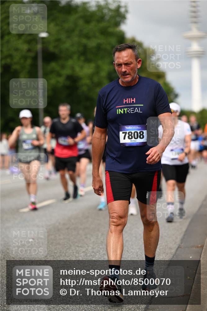 29.06.2025 - hella hamburg halbmarathon Dr. Thomas Lammeyer http://msf.ph/oto/8500070 29.06.2025 10:24:27 Kennedybrücke 1046, 1069, 1110, 1115, 1154, 1471, 1474, 1534, 2064, 2357, 3278, 3678, 3733, 4422, 4539, 4585, 4614, 4737, 4739, 5659, 5831, 5937, 7101, 7519, 7739, 7744, 7808, 8387, 8462, 8588, 8738, 9136, 9196, 9735, 10041, 10414, 10550, 10595, 10622, 11028, 11434 meine-sportfotos.de