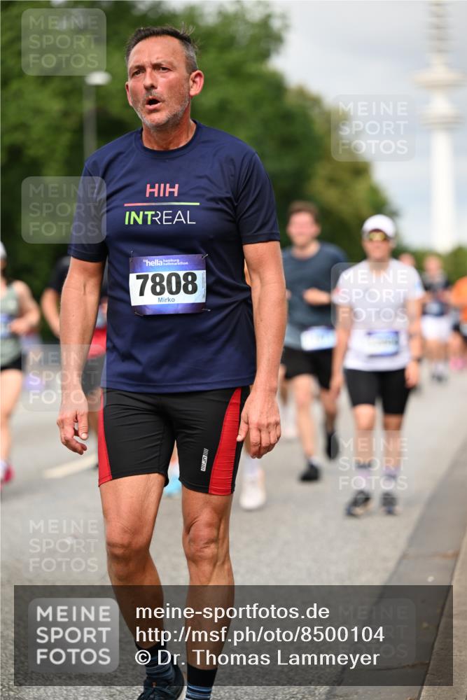 29.06.2025 - hella hamburg halbmarathon Dr. Thomas Lammeyer http://msf.ph/oto/8500104 29.06.2025 10:24:28 Kennedybrücke 1046, 1069, 1110, 1115, 1154, 1471, 1474, 1534, 2064, 2357, 3278, 3678, 3733, 4422, 4539, 4585, 4614, 4737, 4739, 5659, 5831, 5937, 7101, 7131, 7519, 7739, 7744, 7808, 8387, 8462, 8588, 8738, 9136, 9196, 9735, 9873, 10041, 10414, 10550, 10595, 10622, 10754, 11434 meine-sportfotos.de