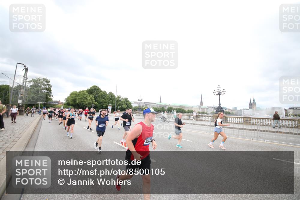 29.06.2025 - hella hamburg halbmarathon Jannik Wohlers http://msf.ph/oto/8500105 29.06.2025 10:57:09 Lombardsbrücke 1123, 1242, 1248, 1265, 1643, 3191, 3385, 3388, 3433, 3750, 3954, 4180, 4197, 4521, 4830, 5117, 5632, 5736, 5738, 6827, 6857, 6916, 7172, 7720, 7728, 8035, 8287, 8386, 8540, 8708, 8873, 9233, 9318, 9496, 9607, 9824, 10078, 11947, 12172, 12306, 12396, 12713, 12799, 12819, 13131, 13340, 13425, 13427, 13697, 14256, 14944, 14968, 15033, 15288, 15958, 16007, 16130, 18534 meine-sportfotos.de