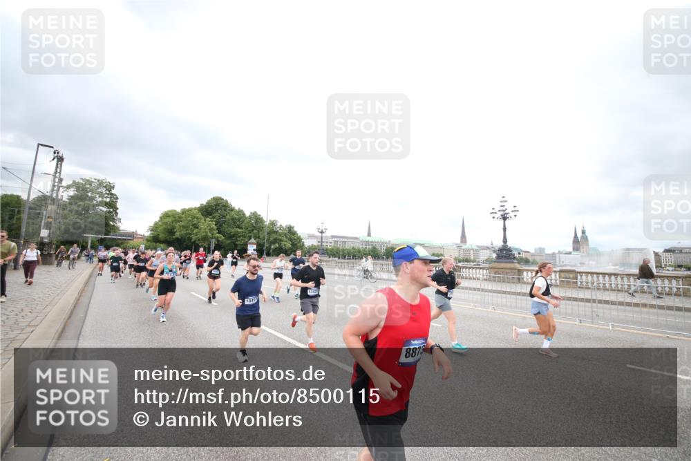 29.06.2025 - hella hamburg halbmarathon Jannik Wohlers http://msf.ph/oto/8500115 29.06.2025 10:57:09 Lombardsbrücke 1123, 1242, 1248, 1265, 1643, 3191, 3385, 3388, 3433, 3750, 3954, 4180, 4197, 4521, 4830, 5117, 5632, 5736, 5738, 6827, 6857, 6916, 7172, 7720, 7728, 8035, 8287, 8386, 8540, 8708, 8873, 9233, 9318, 9496, 9607, 9824, 10078, 11947, 12172, 12306, 12396, 12713, 12799, 12819, 13131, 13340, 13425, 13427, 13697, 14256, 14944, 14968, 15033, 15288, 15958, 16007, 16130, 18534 meine-sportfotos.de