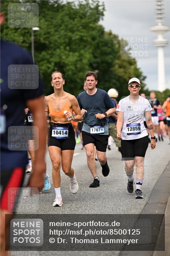 29.06.2025 - hella hamburg halbmarathon Dr. Thomas Lammeyer http://msf.ph/oto/8500125 29.06.2025 10:24:29 Kennedybrücke 1046, 1069, 1110, 1115, 1154, 1471, 1474, 1534, 2064, 2357, 3278, 3733, 4422, 4585, 4737, 4739, 5659, 5831, 5937, 7101, 7131, 7519, 7739, 7744, 7808, 8025, 8387, 8462, 8588, 8738, 9136, 9196, 9735, 9873, 10041, 10414, 10550, 10595, 10647, 10754, 11434 meine-sportfotos.de