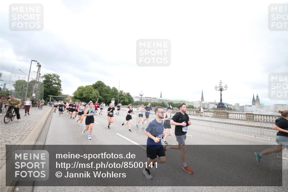29.06.2025 - hella hamburg halbmarathon Jannik Wohlers http://msf.ph/oto/8500141 29.06.2025 10:57:09 Lombardsbrücke 1123, 1242, 1248, 1265, 1643, 3191, 3385, 3388, 3433, 3750, 3954, 4180, 4197, 4521, 4830, 5117, 5632, 5736, 5738, 6827, 6857, 6916, 7172, 7720, 7728, 8035, 8287, 8386, 8540, 8708, 8873, 9233, 9318, 9496, 9607, 9824, 10078, 11947, 12172, 12306, 12396, 12713, 12799, 12819, 13131, 13340, 13425, 13427, 13697, 14256, 14944, 14968, 15033, 15288, 15958, 16007, 16130, 18534 meine-sportfotos.de