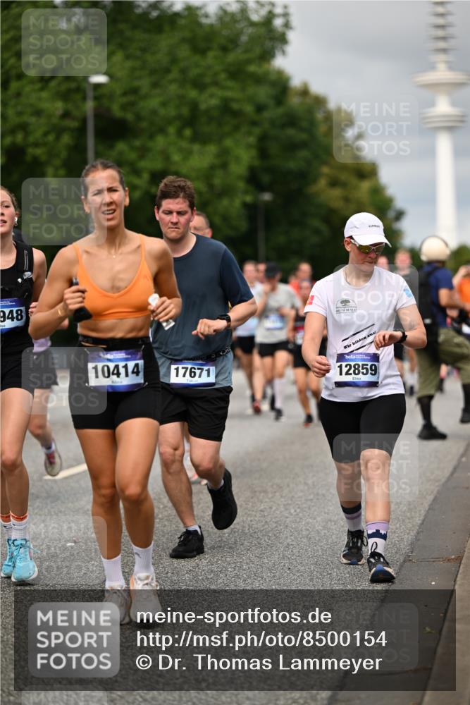 29.06.2025 - hella hamburg halbmarathon Dr. Thomas Lammeyer http://msf.ph/oto/8500154 29.06.2025 10:24:30 Kennedybrücke 1046, 1069, 1110, 1115, 1154, 1471, 1474, 1534, 2064, 2357, 3278, 3733, 4422, 4585, 4737, 4739, 5659, 5831, 5937, 7101, 7131, 7519, 7739, 7744, 7808, 8025, 8387, 8462, 8588, 8738, 9136, 9196, 9735, 9873, 10041, 10414, 10550, 10595, 10613, 10647, 10754, 11434 meine-sportfotos.de
