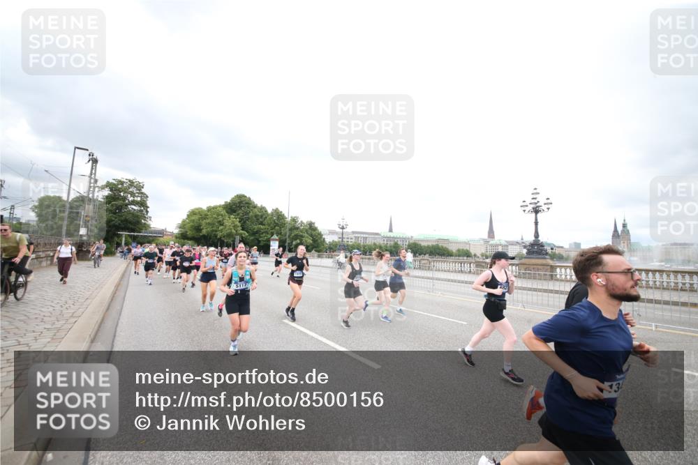 29.06.2025 - hella hamburg halbmarathon Jannik Wohlers http://msf.ph/oto/8500156 29.06.2025 10:57:10 Lombardsbrücke 1123, 1242, 1248, 1265, 1643, 3191, 3385, 3388, 3433, 3750, 3954, 4180, 4197, 4521, 4830, 5117, 5632, 5736, 5738, 6827, 6857, 6916, 7172, 7720, 7728, 8035, 8287, 8386, 8540, 8708, 8873, 9059, 9233, 9318, 9496, 9607, 10078, 11947, 12172, 12306, 12396, 12713, 12799, 12819, 13131, 13340, 13425, 13427, 13697, 14256, 14944, 14968, 15033, 15288, 15958, 16007, 16130, 18534 meine-sportfotos.de