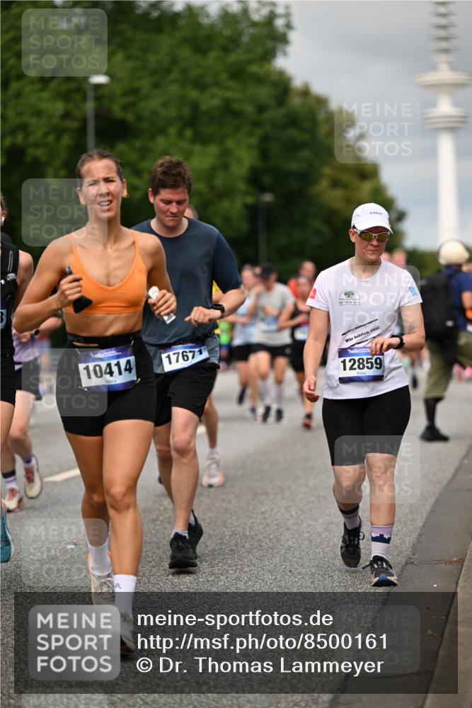 29.06.2025 - hella hamburg halbmarathon Dr. Thomas Lammeyer http://msf.ph/oto/8500161 29.06.2025 10:24:30 Kennedybrücke 1046, 1069, 1110, 1115, 1154, 1471, 1474, 1534, 2064, 2357, 3278, 3733, 4422, 4585, 4737, 4739, 5659, 5831, 5937, 7101, 7131, 7519, 7739, 7744, 7808, 8025, 8387, 8462, 8588, 8738, 9136, 9196, 9735, 9873, 10041, 10414, 10550, 10595, 10613, 10647, 10754, 11434 meine-sportfotos.de