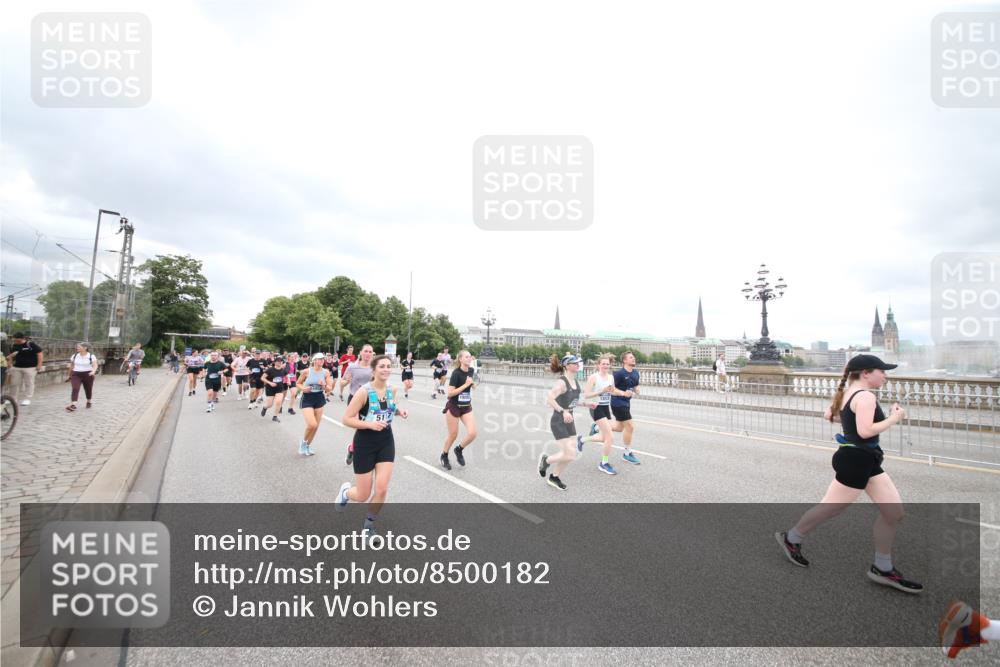 29.06.2025 - hella hamburg halbmarathon Jannik Wohlers http://msf.ph/oto/8500182 29.06.2025 10:57:10 Lombardsbrücke 1123, 1242, 1248, 1265, 1643, 3191, 3385, 3388, 3433, 3750, 3954, 4180, 4197, 4521, 4830, 5117, 5632, 5736, 5738, 6827, 6857, 6916, 7172, 7720, 7728, 8035, 8287, 8386, 8540, 8708, 8873, 9059, 9233, 9318, 9496, 9607, 10078, 11947, 12172, 12306, 12396, 12713, 12799, 12819, 13131, 13340, 13425, 13427, 13697, 14256, 14944, 14968, 15033, 15288, 15958, 16007, 16130, 18534 meine-sportfotos.de