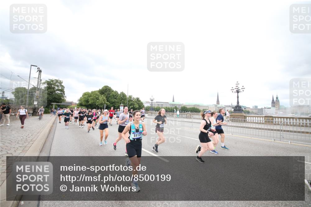 29.06.2025 - hella hamburg halbmarathon Jannik Wohlers http://msf.ph/oto/8500199 29.06.2025 10:57:11 Lombardsbrücke 1123, 1242, 1248, 1265, 1643, 2567, 3191, 3385, 3388, 3433, 3750, 3954, 4180, 4197, 4521, 4830, 5117, 5632, 5736, 6827, 6857, 6916, 7172, 7720, 7728, 8035, 8386, 8540, 8708, 8873, 9059, 9233, 9318, 9496, 9607, 10078, 10551, 11026, 11947, 12172, 12396, 12713, 12799, 12819, 13131, 13340, 13425, 13427, 14256, 14944, 14968, 15033, 15288, 15958, 16007, 16130, 18534 meine-sportfotos.de