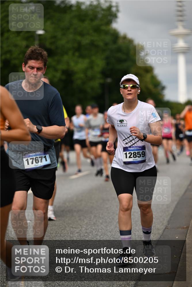 29.06.2025 - hella hamburg halbmarathon Dr. Thomas Lammeyer http://msf.ph/oto/8500205 29.06.2025 10:24:31 Kennedybrücke 1046, 1069, 1110, 1115, 1154, 1471, 1474, 1534, 2064, 2357, 3733, 4422, 4585, 4737, 4739, 5659, 5831, 5937, 7101, 7131, 7519, 7739, 7808, 8025, 8387, 8462, 8588, 8738, 9136, 9196, 9735, 9873, 10041, 10414, 10550, 10595, 10613, 10647, 10754, 11434 meine-sportfotos.de