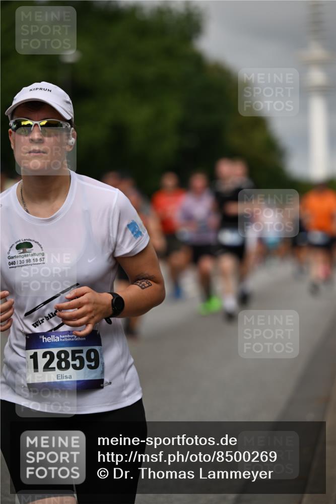29.06.2025 - hella hamburg halbmarathon Dr. Thomas Lammeyer http://msf.ph/oto/8500269 29.06.2025 10:24:32 Kennedybrücke 1046, 1069, 1110, 1115, 1154, 1471, 1474, 1534, 2064, 2357, 3733, 4422, 4585, 4737, 4739, 5659, 5831, 5937, 7101, 7131, 7519, 7739, 7808, 8025, 8387, 8462, 8588, 8738, 9136, 9196, 9735, 9873, 10041, 10414, 10550, 10595, 10613, 10647, 10754, 11100, 11434 meine-sportfotos.de