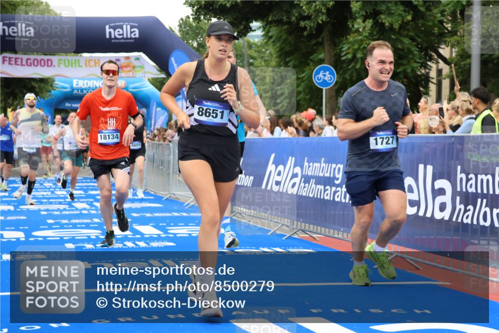 29.06.2025 - hella hamburg halbmarathon Strokosch-Dieckow http://msf.ph/oto/8500279 29.06.2025 10:53:23 Ziel 1061, 1499, 1683, 1727, 2070, 2074, 2354, 4065, 5866, 6198, 6629, 6942, 7312, 8651, 11068, 11844, 12490, 12909, 13912, 13997, 15681, 15838, 17710, 18134, 18901 meine-sportfotos.de