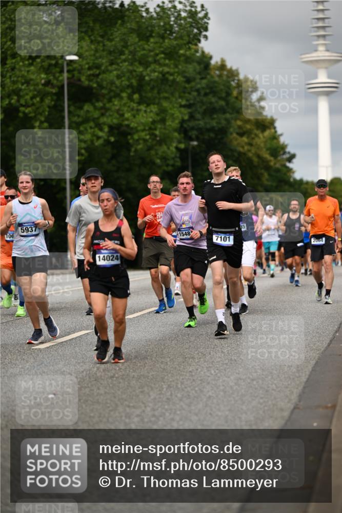 29.06.2025 - hella hamburg halbmarathon Dr. Thomas Lammeyer http://msf.ph/oto/8500293 29.06.2025 10:24:33 Kennedybrücke 1046, 1069, 1110, 1115, 1154, 1471, 1474, 1534, 2064, 2357, 3733, 3842, 4422, 4585, 4737, 4739, 5659, 5831, 5937, 7101, 7131, 7519, 7739, 7808, 8025, 8387, 8462, 8588, 8738, 9136, 9196, 9735, 9873, 10041, 10414, 10550, 10595, 10613, 10647, 10754, 11100, 11434 meine-sportfotos.de