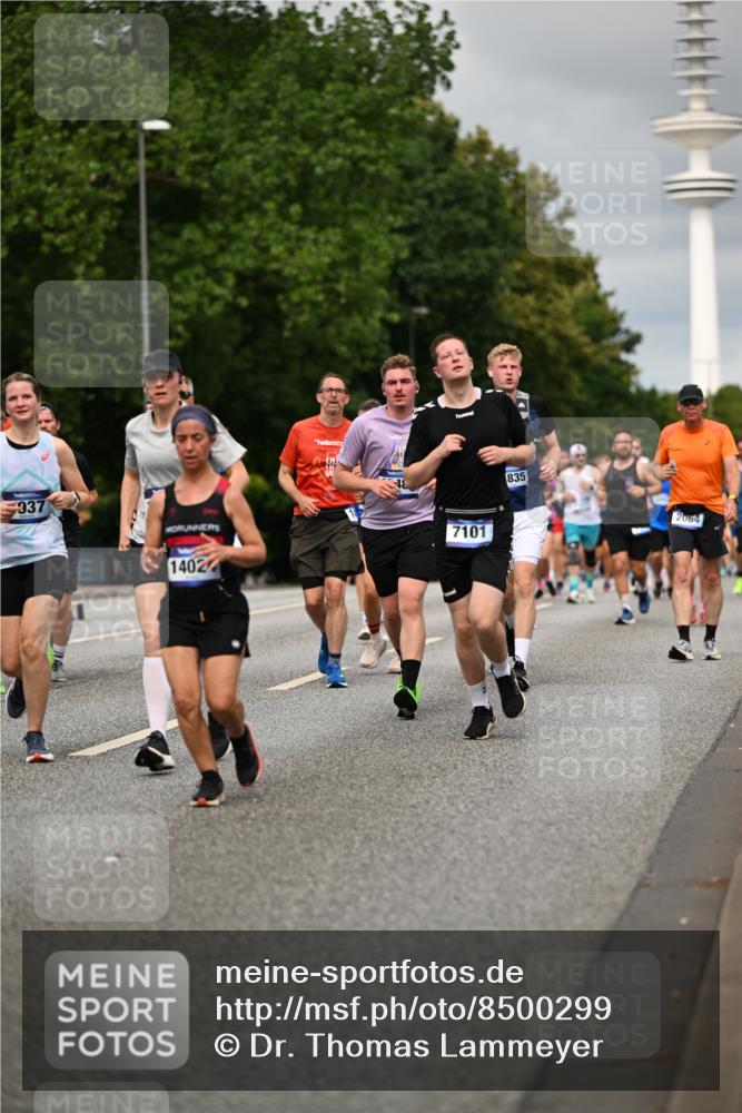 29.06.2025 - hella hamburg halbmarathon Dr. Thomas Lammeyer http://msf.ph/oto/8500299 29.06.2025 10:24:33 Kennedybrücke 1046, 1069, 1110, 1115, 1154, 1471, 1474, 1534, 2064, 2357, 3733, 3842, 4422, 4585, 4737, 4739, 5659, 5831, 5937, 7101, 7131, 7519, 7739, 7808, 8025, 8387, 8462, 8588, 8738, 9136, 9196, 9735, 9873, 10041, 10414, 10550, 10595, 10613, 10647, 10754, 11100, 11434 meine-sportfotos.de
