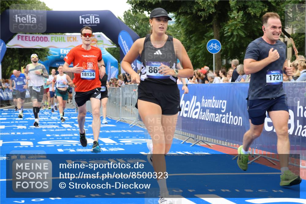 29.06.2025 - hella hamburg halbmarathon Strokosch-Dieckow http://msf.ph/oto/8500323 29.06.2025 10:53:23 Ziel 1061, 1499, 1683, 1727, 2070, 2074, 2354, 4065, 5866, 6198, 6629, 6942, 7312, 8651, 11068, 11844, 12490, 12909, 13912, 13997, 15681, 15838, 17710, 18134, 18901 meine-sportfotos.de