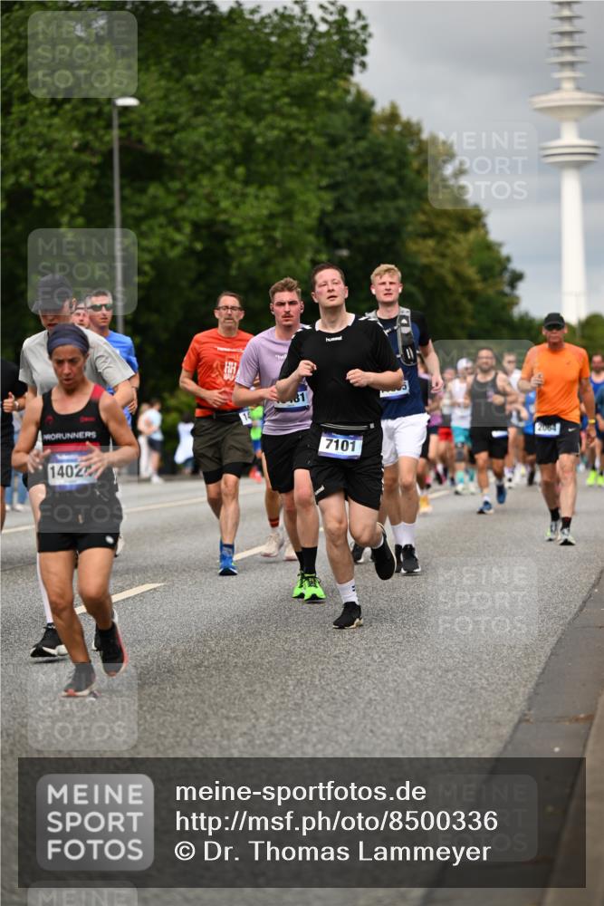 29.06.2025 - hella hamburg halbmarathon Dr. Thomas Lammeyer http://msf.ph/oto/8500336 29.06.2025 10:24:34 Kennedybrücke 1046, 1069, 1110, 1115, 1154, 1471, 1474, 1534, 2053, 2064, 2834, 3733, 3842, 4422, 4585, 4737, 4739, 5659, 5831, 5937, 7101, 7131, 7519, 7739, 7808, 8025, 8387, 8462, 8588, 8738, 9136, 9196, 9735, 9873, 10039, 10041, 10414, 10550, 10595, 10613, 10647, 10754, 11100, 11434 meine-sportfotos.de