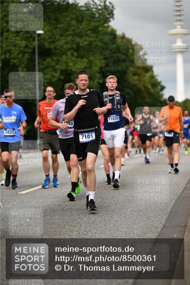 29.06.2025 - hella hamburg halbmarathon Dr. Thomas Lammeyer http://msf.ph/oto/8500361 29.06.2025 10:24:35 Kennedybrücke 1046, 1069, 1110, 1115, 1154, 1471, 1474, 1534, 2053, 2064, 2834, 3733, 3842, 4422, 4585, 4737, 4739, 5659, 5831, 5937, 7101, 7131, 7519, 7739, 7808, 8025, 8387, 8462, 8588, 8738, 9136, 9196, 9735, 9873, 10039, 10041, 10414, 10550, 10595, 10613, 10647, 10754, 11100, 11434 meine-sportfotos.de