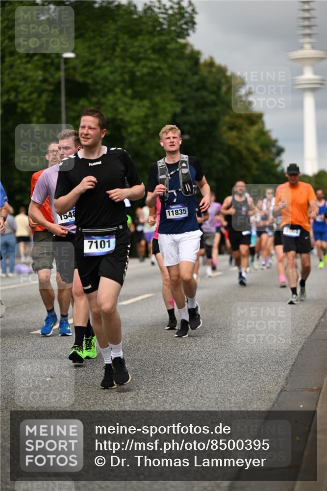 29.06.2025 - hella hamburg halbmarathon Dr. Thomas Lammeyer http://msf.ph/oto/8500395 29.06.2025 10:24:36 Kennedybrücke 1046, 1069, 1115, 1154, 1471, 1474, 1534, 2053, 2064, 2834, 3733, 3842, 4422, 4585, 4739, 4869, 5659, 5831, 5937, 7101, 7131, 7519, 7739, 7808, 8025, 8387, 8462, 8588, 8738, 9136, 9196, 9735, 9873, 10039, 10041, 10414, 10550, 10595, 10613, 10647, 10754, 11100, 11434 meine-sportfotos.de