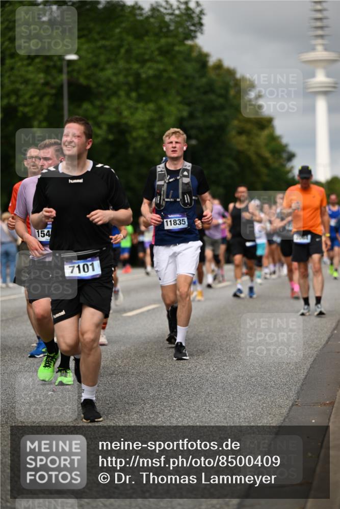 29.06.2025 - hella hamburg halbmarathon Dr. Thomas Lammeyer http://msf.ph/oto/8500409 29.06.2025 10:24:36 Kennedybrücke 1046, 1069, 1115, 1154, 1471, 1474, 1534, 2053, 2064, 2834, 3733, 3842, 4422, 4585, 4739, 4869, 5659, 5831, 5937, 7101, 7131, 7519, 7739, 7808, 8025, 8387, 8462, 8588, 8738, 9136, 9196, 9735, 9873, 10039, 10041, 10414, 10550, 10595, 10613, 10647, 10754, 11100, 11434 meine-sportfotos.de