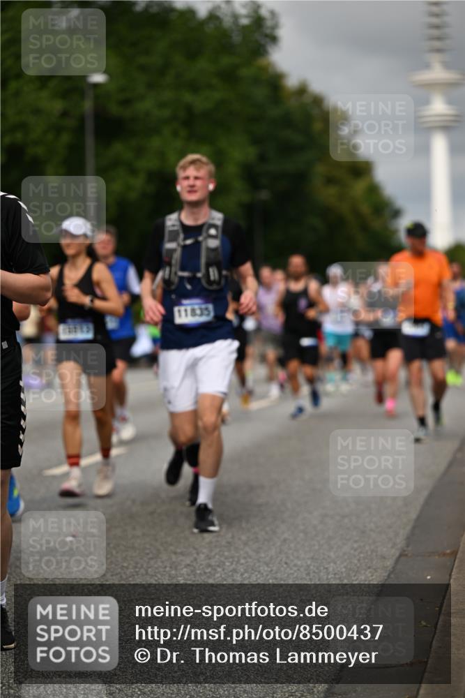 29.06.2025 - hella hamburg halbmarathon Dr. Thomas Lammeyer http://msf.ph/oto/8500437 29.06.2025 10:24:37 Kennedybrücke 1046, 1069, 1154, 1471, 1474, 1534, 2053, 2064, 2834, 3733, 3842, 4422, 4585, 4869, 5659, 5831, 5937, 6951, 7101, 7131, 7519, 7739, 7808, 8025, 8387, 8462, 8588, 8738, 9136, 9196, 9735, 9873, 10039, 10041, 10414, 10550, 10595, 10613, 10647, 10754, 11100, 11434 meine-sportfotos.de