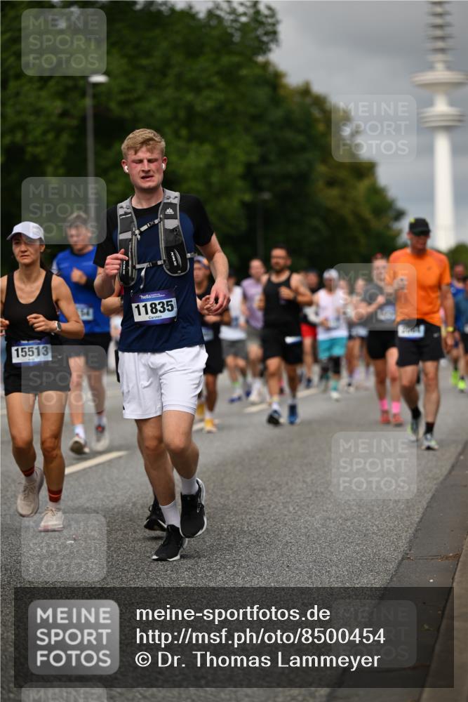 29.06.2025 - hella hamburg halbmarathon Dr. Thomas Lammeyer http://msf.ph/oto/8500454 29.06.2025 10:24:37 Kennedybrücke 1046, 1069, 1154, 1471, 1474, 1534, 2053, 2064, 2834, 3733, 3842, 4422, 4585, 4869, 5659, 5831, 5937, 6951, 7101, 7131, 7519, 7739, 7808, 8025, 8387, 8462, 8588, 8738, 9136, 9196, 9735, 9873, 10039, 10041, 10414, 10550, 10595, 10613, 10647, 10754, 11100, 11434 meine-sportfotos.de