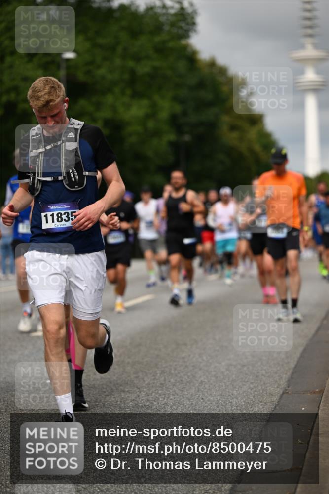 29.06.2025 - hella hamburg halbmarathon Dr. Thomas Lammeyer http://msf.ph/oto/8500475 29.06.2025 10:24:38 Kennedybrücke 1011, 1046, 1069, 1154, 1471, 1474, 1534, 2053, 2064, 2834, 3733, 3842, 4166, 4288, 4422, 4585, 4754, 4869, 5659, 5831, 5937, 6951, 7101, 7131, 7519, 7739, 7808, 8025, 8387, 8462, 8588, 8738, 9136, 9196, 9735, 9873, 10039, 10041, 10414, 10595, 10613, 10647, 10754, 11100, 11434 meine-sportfotos.de