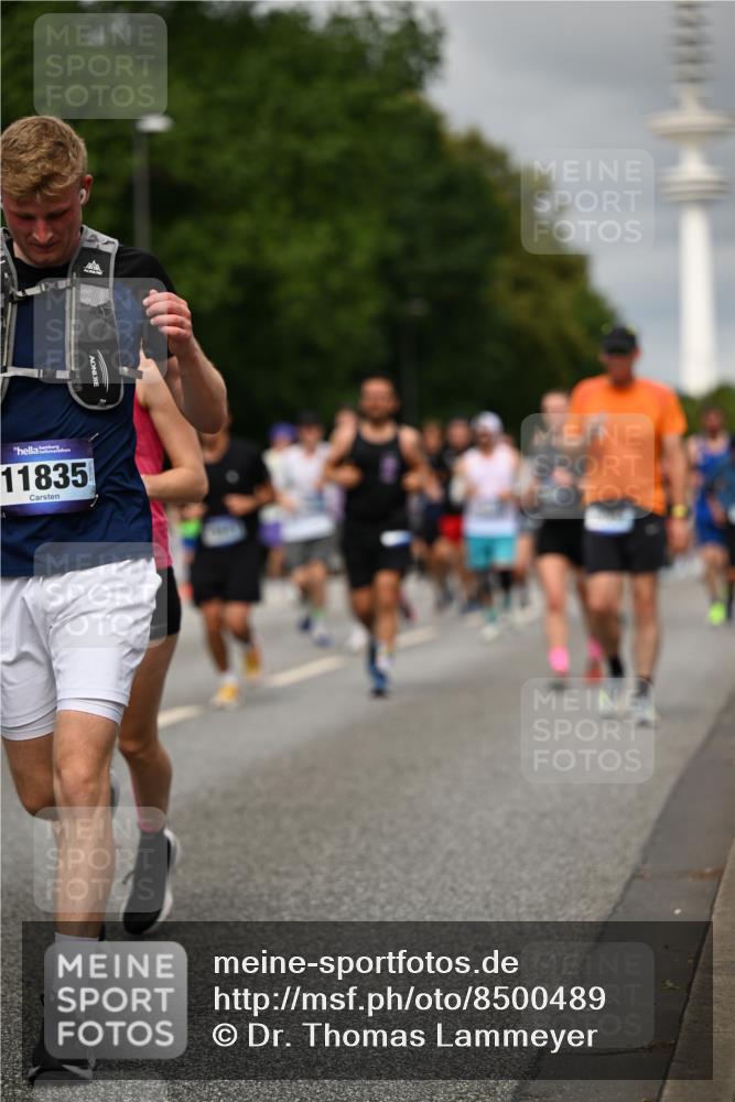 29.06.2025 - hella hamburg halbmarathon Dr. Thomas Lammeyer http://msf.ph/oto/8500489 29.06.2025 10:24:38 Kennedybrücke 1011, 1046, 1069, 1154, 1471, 1474, 1534, 2053, 2064, 2834, 3733, 3842, 4166, 4288, 4422, 4585, 4754, 4869, 5659, 5831, 5937, 6951, 7101, 7131, 7519, 7739, 7808, 8025, 8387, 8462, 8588, 8738, 9136, 9196, 9735, 9873, 10039, 10041, 10414, 10595, 10613, 10647, 10754, 11100, 11434 meine-sportfotos.de