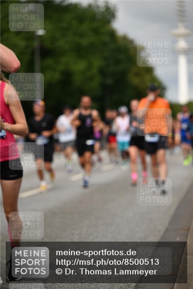 29.06.2025 - hella hamburg halbmarathon Dr. Thomas Lammeyer http://msf.ph/oto/8500513 29.06.2025 10:24:39 Kennedybrücke 1011, 1046, 1069, 1154, 1471, 1474, 1534, 2053, 2064, 2834, 3733, 3842, 4154, 4166, 4288, 4422, 4585, 4754, 4869, 5181, 5659, 5831, 5937, 6951, 7101, 7131, 7519, 7739, 7808, 8025, 8462, 8588, 8738, 9136, 9873, 10039, 10041, 10414, 10595, 10613, 10647, 10754, 11100, 11434 meine-sportfotos.de