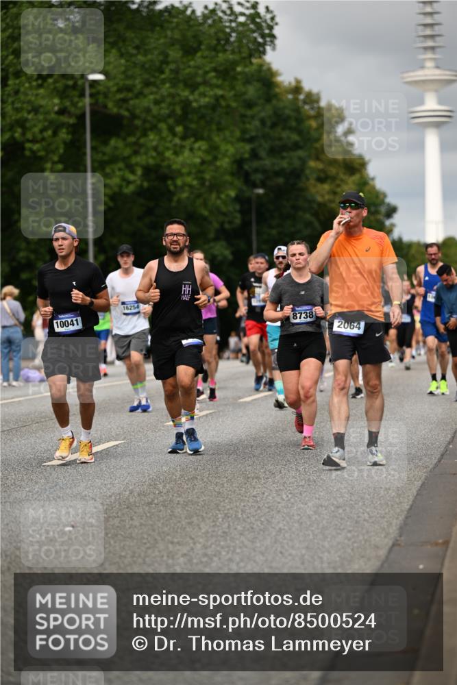 29.06.2025 - hella hamburg halbmarathon Dr. Thomas Lammeyer http://msf.ph/oto/8500524 29.06.2025 10:24:39 Kennedybrücke 1011, 1046, 1069, 1154, 1471, 1474, 1534, 2053, 2064, 2834, 3733, 3842, 4154, 4166, 4288, 4422, 4585, 4754, 4869, 5181, 5659, 5831, 5937, 6951, 7101, 7131, 7519, 7739, 7808, 8025, 8462, 8588, 8738, 9136, 9873, 10039, 10041, 10414, 10595, 10613, 10647, 10754, 11100, 11434 meine-sportfotos.de