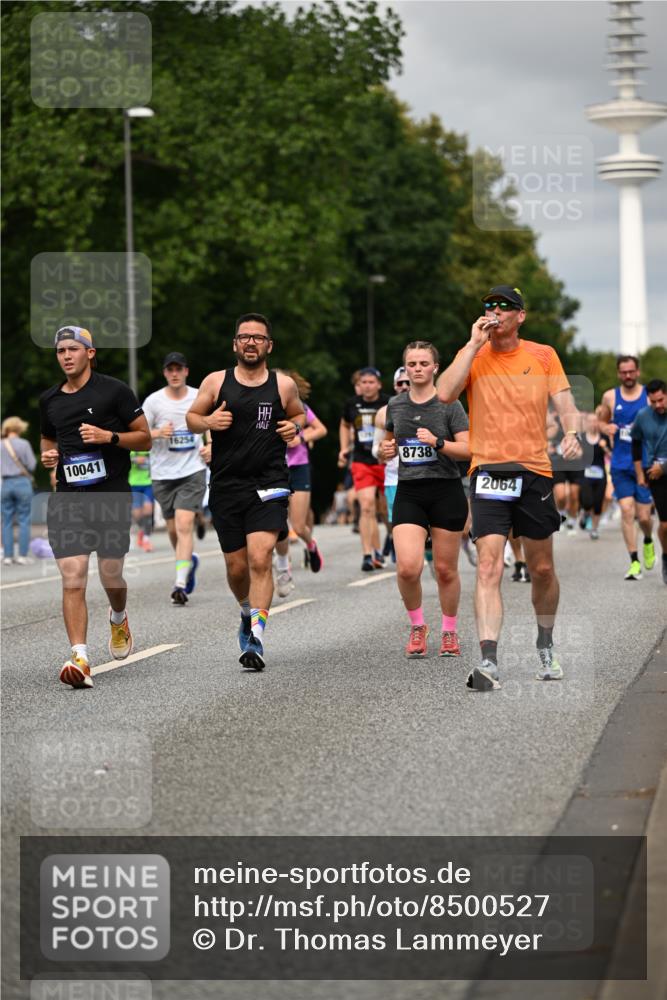 29.06.2025 - hella hamburg halbmarathon Dr. Thomas Lammeyer http://msf.ph/oto/8500527 29.06.2025 10:24:40 Kennedybrücke 1011, 1046, 1069, 1154, 1471, 1474, 1534, 2053, 2064, 2834, 3733, 3842, 4154, 4166, 4288, 4422, 4754, 4869, 5181, 5659, 5831, 5937, 6951, 7101, 7131, 7519, 7739, 7808, 8025, 8462, 8588, 8738, 9011, 9136, 9873, 10039, 10041, 10414, 10595, 10613, 10647, 10754, 11100 meine-sportfotos.de