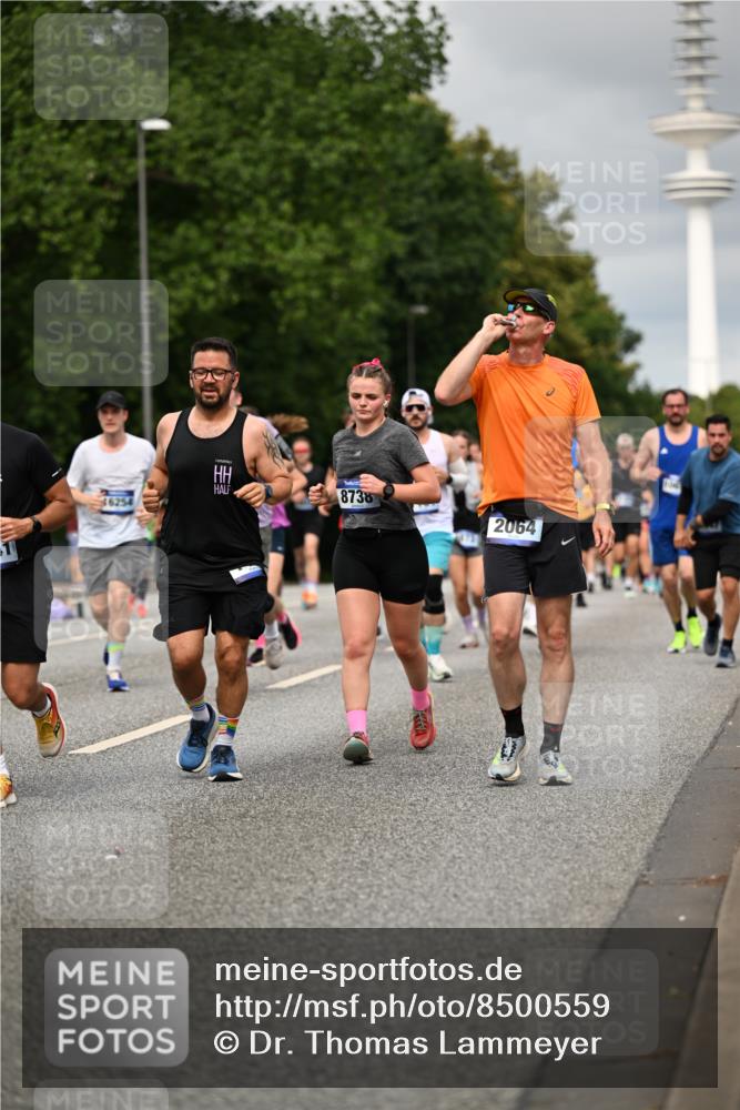 29.06.2025 - hella hamburg halbmarathon Dr. Thomas Lammeyer http://msf.ph/oto/8500559 29.06.2025 10:24:40 Kennedybrücke 1011, 1046, 1069, 1154, 1471, 1474, 1534, 2053, 2064, 2834, 3733, 3842, 4154, 4166, 4288, 4422, 4754, 4869, 5181, 5659, 5831, 5937, 6951, 7101, 7131, 7519, 7739, 7808, 8025, 8462, 8588, 8738, 9011, 9136, 9873, 10039, 10041, 10414, 10595, 10613, 10647, 10754, 11100 meine-sportfotos.de
