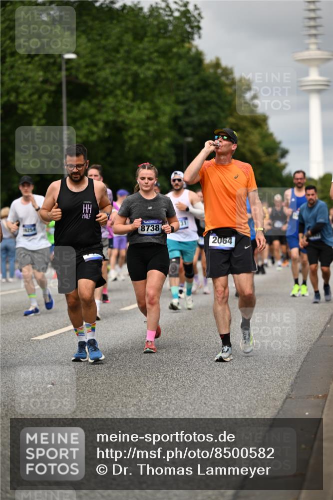 29.06.2025 - hella hamburg halbmarathon Dr. Thomas Lammeyer http://msf.ph/oto/8500582 29.06.2025 10:24:41 Kennedybrücke 1011, 1046, 1069, 1154, 1471, 1474, 1534, 2053, 2064, 2834, 3733, 3842, 4154, 4166, 4288, 4422, 4754, 4869, 5181, 5659, 5831, 5937, 6951, 7101, 7131, 7519, 7739, 7808, 8025, 8462, 8588, 8738, 8940, 9005, 9011, 9873, 10039, 10041, 10414, 10595, 10613, 10647, 10754, 11100 meine-sportfotos.de
