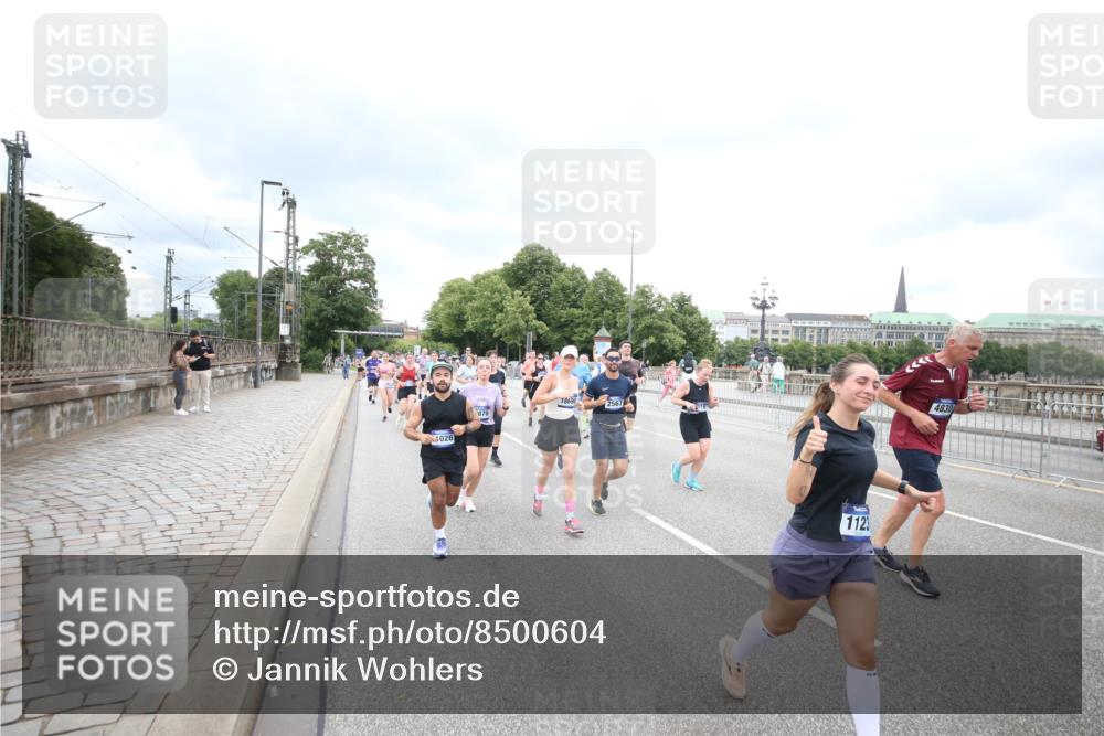 29.06.2025 - hella hamburg halbmarathon Jannik Wohlers http://msf.ph/oto/8500604 29.06.2025 10:57:22 Lombardsbrücke 1123, 1242, 1248, 1265, 2015, 2451, 2567, 2900, 3191, 3385, 3433, 3954, 4059, 4521, 4830, 5632, 5736, 6857, 6916, 7172, 7193, 7720, 8159, 8474, 8708, 8773, 9059, 9233, 9318, 9394, 9496, 9607, 9613, 9840, 10070, 10352, 10461, 10513, 10551, 10578, 10629, 10630, 10912, 11013, 11026, 11193, 11266, 11267, 11377, 11947, 12172, 13131, 13176, 13340, 13882, 14256, 14290, 15288, 15800, 15956, 16082 meine-sportfotos.de
