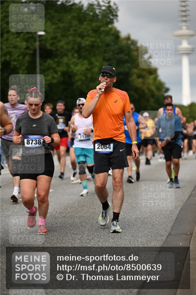 29.06.2025 - hella hamburg halbmarathon Dr. Thomas Lammeyer http://msf.ph/oto/8500639 29.06.2025 10:24:42 Kennedybrücke 1011, 1046, 1069, 1154, 1471, 1474, 1534, 2053, 2064, 2834, 3733, 3842, 4154, 4166, 4288, 4422, 4754, 4869, 5181, 5659, 5831, 5937, 6608, 6844, 6951, 7101, 7131, 7519, 7739, 8025, 8462, 8588, 8738, 8940, 9005, 9011, 9236, 9873, 10039, 10041, 10414, 10595, 10613, 10647, 10754, 11100 meine-sportfotos.de