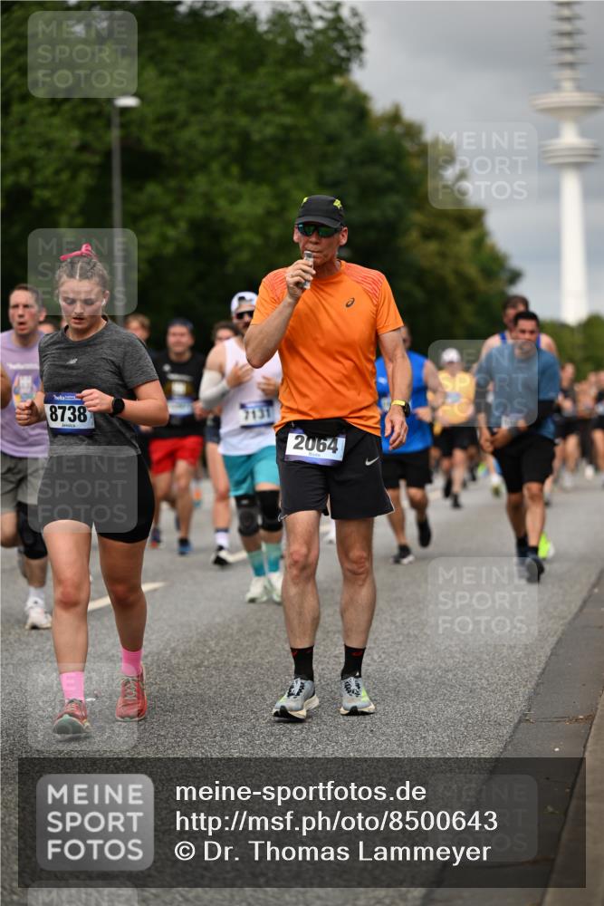 29.06.2025 - hella hamburg halbmarathon Dr. Thomas Lammeyer http://msf.ph/oto/8500643 29.06.2025 10:24:42 Kennedybrücke 1011, 1046, 1069, 1154, 1471, 1474, 1534, 2053, 2064, 2834, 3733, 3842, 4154, 4166, 4288, 4422, 4754, 4869, 5181, 5659, 5831, 5937, 6608, 6844, 6951, 7101, 7131, 7519, 7739, 8025, 8462, 8588, 8738, 8940, 9005, 9011, 9236, 9873, 10039, 10041, 10414, 10595, 10613, 10647, 10754, 11100 meine-sportfotos.de