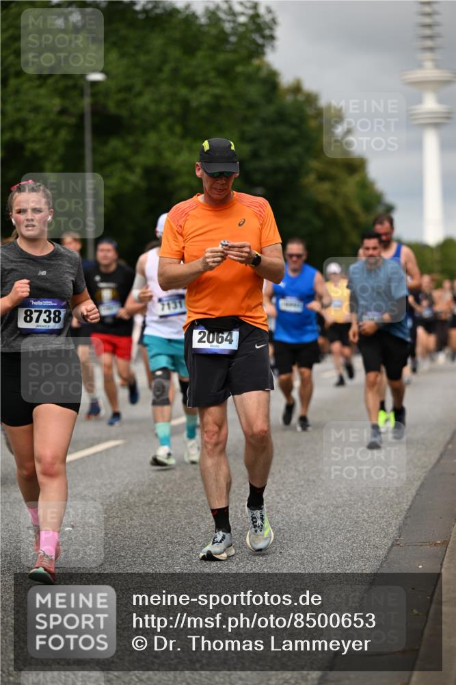 29.06.2025 - hella hamburg halbmarathon Dr. Thomas Lammeyer http://msf.ph/oto/8500653 29.06.2025 10:24:43 Kennedybrücke 1011, 1046, 1069, 1154, 1471, 1474, 1534, 2053, 2064, 2834, 3733, 3842, 4154, 4166, 4288, 4422, 4754, 4869, 5181, 5831, 5937, 6608, 6844, 6951, 7101, 7131, 7739, 8025, 8462, 8588, 8738, 8940, 9005, 9011, 9236, 9873, 10039, 10041, 10595, 10613, 10647, 10754, 11100 meine-sportfotos.de