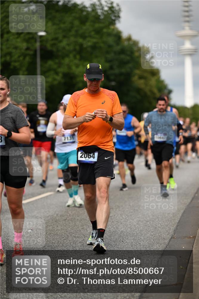 29.06.2025 - hella hamburg halbmarathon Dr. Thomas Lammeyer http://msf.ph/oto/8500667 29.06.2025 10:24:43 Kennedybrücke 1011, 1046, 1069, 1154, 1471, 1474, 1534, 2053, 2064, 2834, 3733, 3842, 4154, 4166, 4288, 4422, 4754, 4869, 5181, 5831, 5937, 6608, 6844, 6951, 7101, 7131, 7739, 8025, 8462, 8588, 8738, 8940, 9005, 9011, 9236, 9873, 10039, 10041, 10595, 10613, 10647, 10754, 11100 meine-sportfotos.de