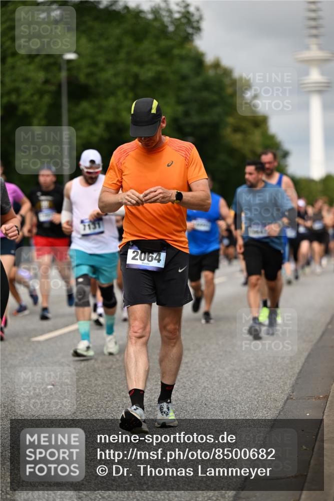 29.06.2025 - hella hamburg halbmarathon Dr. Thomas Lammeyer http://msf.ph/oto/8500682 29.06.2025 10:24:43 Kennedybrücke 1011, 1046, 1069, 1154, 1471, 1474, 1534, 2053, 2064, 2834, 3733, 3842, 4154, 4166, 4288, 4422, 4754, 4869, 5181, 5831, 5937, 6608, 6844, 6951, 7101, 7131, 7739, 8025, 8462, 8588, 8738, 8940, 9005, 9011, 9236, 9873, 10039, 10041, 10595, 10613, 10647, 10754, 11100 meine-sportfotos.de