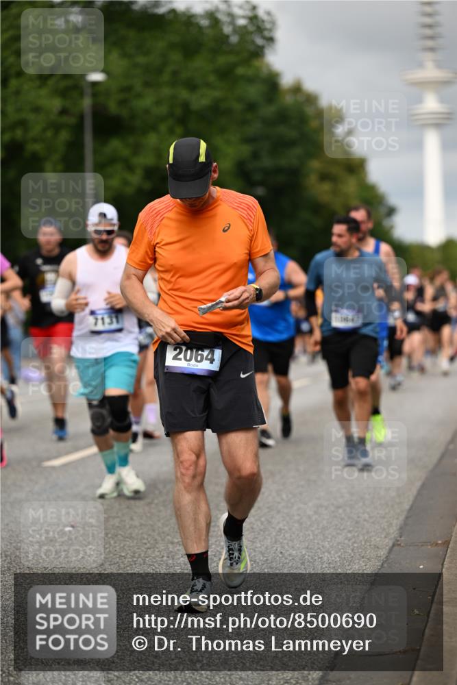 29.06.2025 - hella hamburg halbmarathon Dr. Thomas Lammeyer http://msf.ph/oto/8500690 29.06.2025 10:24:44 Kennedybrücke 1011, 1046, 1069, 1154, 1471, 1474, 1534, 2053, 2064, 2834, 3733, 3842, 4154, 4166, 4288, 4422, 4754, 4869, 5181, 5811, 5831, 5937, 6608, 6844, 6951, 7101, 7131, 8025, 8588, 8738, 8940, 9005, 9011, 9236, 9873, 10039, 10041, 10595, 10613, 10647, 10754, 11100 meine-sportfotos.de