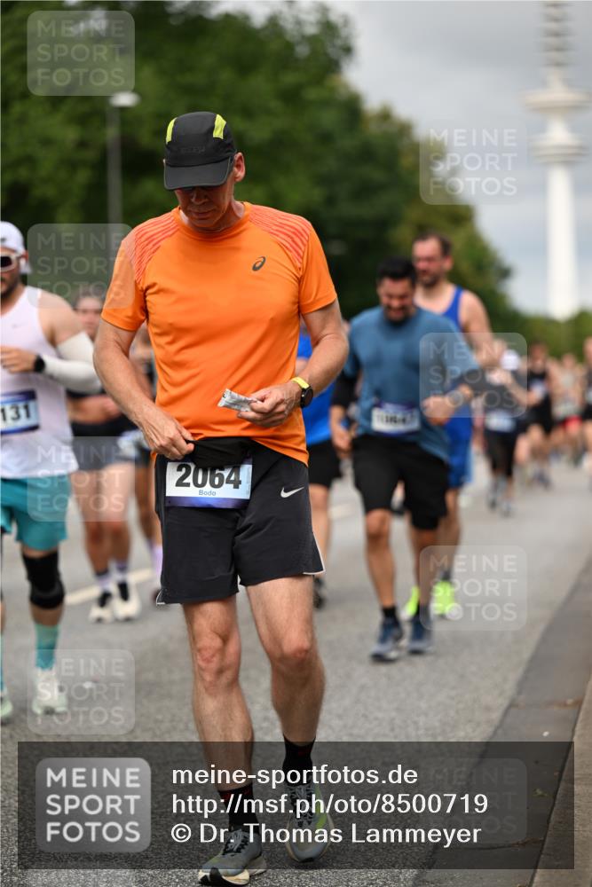 29.06.2025 - hella hamburg halbmarathon Dr. Thomas Lammeyer http://msf.ph/oto/8500719 29.06.2025 10:24:45 Kennedybrücke 1011, 1046, 1069, 1154, 1471, 1474, 1534, 2053, 2064, 2834, 3733, 3842, 4154, 4166, 4288, 4422, 4754, 4869, 5181, 5811, 5812, 5831, 5937, 6608, 6844, 6951, 7101, 7131, 8025, 8588, 8738, 8940, 9005, 9011, 9236, 9873, 10039, 10041, 10595, 10613, 10647, 10754, 11100 meine-sportfotos.de