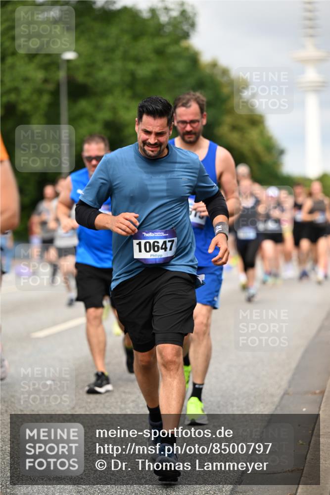 29.06.2025 - hella hamburg halbmarathon Dr. Thomas Lammeyer http://msf.ph/oto/8500797 29.06.2025 10:24:47 Kennedybrücke 1011, 1046, 1069, 1154, 1471, 1474, 1534, 2053, 2064, 2101, 2834, 3733, 3842, 4154, 4166, 4288, 4422, 4754, 4869, 5181, 5811, 5812, 5831, 5937, 6608, 6844, 6951, 7101, 7131, 8025, 8113, 8146, 8588, 8738, 8940, 9005, 9011, 9236, 9873, 9981, 10039, 10041, 10595, 10613, 10647, 10754, 11100 meine-sportfotos.de