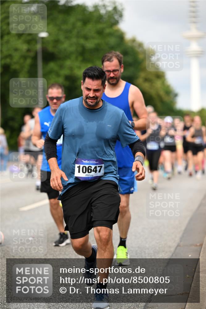 29.06.2025 - hella hamburg halbmarathon Dr. Thomas Lammeyer http://msf.ph/oto/8500805 29.06.2025 10:24:47 Kennedybrücke 1011, 1046, 1069, 1154, 1471, 1474, 1534, 2053, 2064, 2101, 2834, 3733, 3842, 4154, 4166, 4288, 4422, 4754, 4869, 5181, 5811, 5812, 5831, 5937, 6608, 6844, 6951, 7101, 7131, 8025, 8113, 8146, 8588, 8738, 8940, 9005, 9011, 9236, 9873, 9981, 10039, 10041, 10595, 10613, 10647, 10754, 11100 meine-sportfotos.de