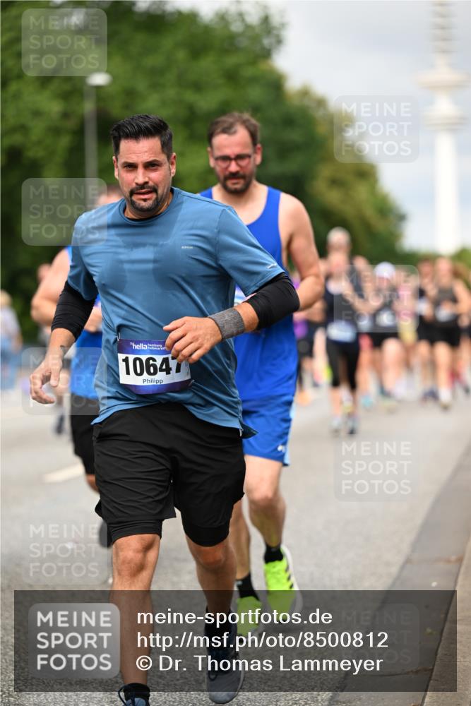 29.06.2025 - hella hamburg halbmarathon Dr. Thomas Lammeyer http://msf.ph/oto/8500812 29.06.2025 10:24:47 Kennedybrücke 1011, 1046, 1069, 1154, 1471, 1474, 1534, 2053, 2064, 2101, 2834, 3733, 3842, 4154, 4166, 4288, 4422, 4754, 4869, 5181, 5811, 5812, 5831, 5937, 6608, 6844, 6951, 7101, 7131, 8025, 8113, 8146, 8588, 8738, 8940, 9005, 9011, 9236, 9873, 9981, 10039, 10041, 10595, 10613, 10647, 10754, 11100 meine-sportfotos.de