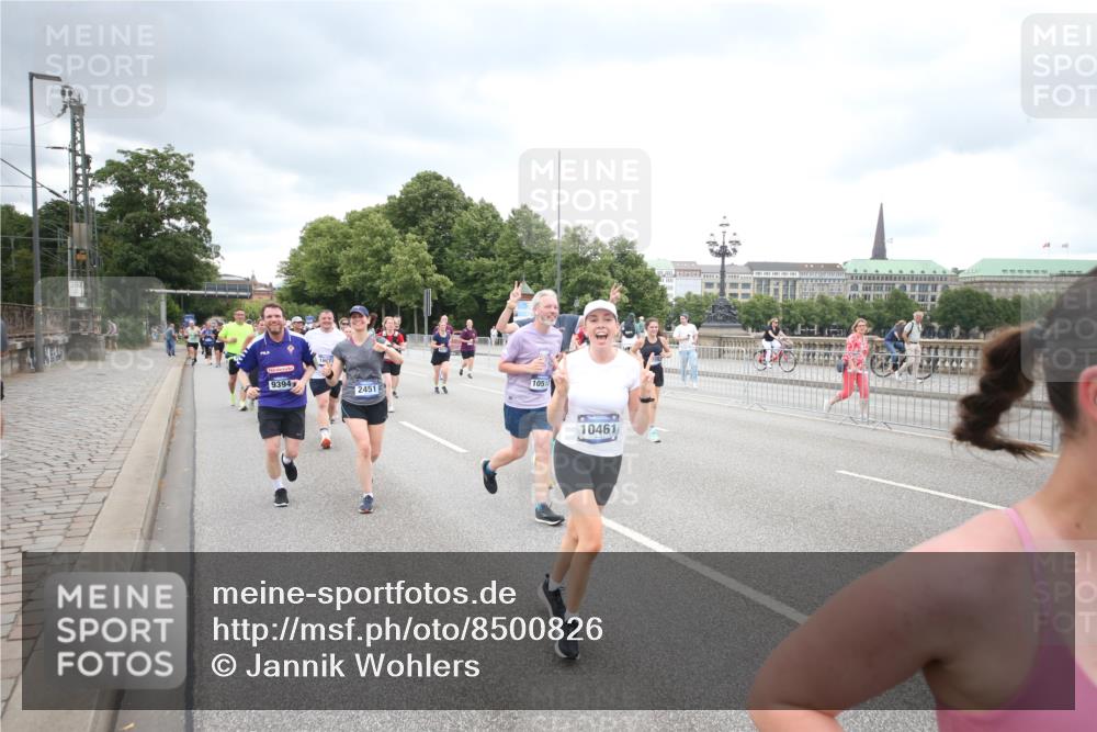 29.06.2025 - hella hamburg halbmarathon Jannik Wohlers http://msf.ph/oto/8500826 29.06.2025 10:57:27 Lombardsbrücke 1123, 1242, 1248, 1265, 2015, 2451, 2567, 2900, 3191, 3644, 3936, 3954, 4059, 4429, 4521, 4830, 6316, 6337, 6916, 7172, 7193, 7556, 8159, 8474, 8713, 8773, 9059, 9394, 9398, 9436, 9607, 9613, 9840, 10070, 10352, 10380, 10461, 10513, 10551, 10560, 10578, 10629, 10630, 10737, 10912, 11013, 11026, 11193, 11263, 11266, 11267, 11353, 11377, 13176, 13352, 13364, 13804, 13882, 14290, 14453, 14507, 15510, 15552, 15800, 15956, 16082 meine-sportfotos.de