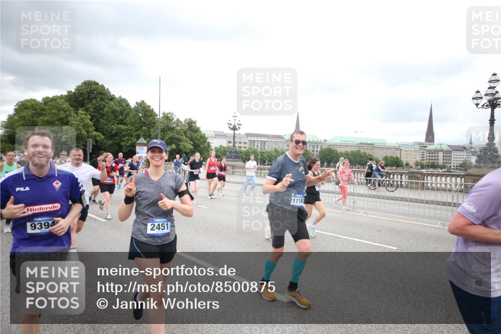 29.06.2025 - hella hamburg halbmarathon Jannik Wohlers http://msf.ph/oto/8500875 29.06.2025 10:57:29 Lombardsbrücke 1123, 1248, 1388, 2015, 2451, 2567, 2900, 3191, 3644, 3936, 4059, 4429, 4521, 5676, 6316, 6337, 6916, 7172, 7193, 7556, 8159, 8474, 8713, 8773, 9059, 9180, 9394, 9398, 9436, 9613, 9840, 10070, 10352, 10380, 10461, 10513, 10551, 10560, 10578, 10629, 10630, 10737, 10912, 11013, 11026, 11193, 11263, 11266, 11267, 11353, 11377, 11392, 11732, 13176, 13352, 13358, 13364, 13553, 13804, 13882, 14290, 14453, 14507, 14685, 15510, 15552, 15800, 15956, 16082 meine-sportfotos.de