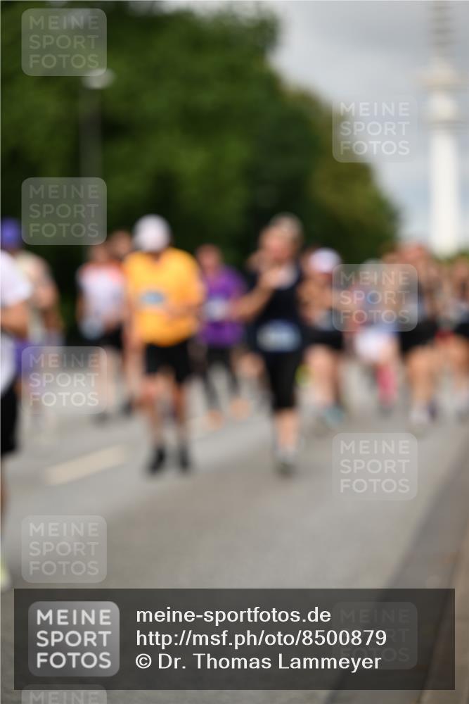 29.06.2025 - hella hamburg halbmarathon Dr. Thomas Lammeyer http://msf.ph/oto/8500879 29.06.2025 10:24:49 Kennedybrücke 1011, 1046, 1069, 1154, 1471, 1474, 1534, 2053, 2064, 2101, 2834, 3733, 3842, 4154, 4166, 4288, 4422, 4754, 4869, 5181, 5811, 5812, 5831, 6608, 6844, 6951, 7101, 7131, 8025, 8113, 8146, 8738, 8940, 9005, 9011, 9236, 9873, 9981, 10039, 10041, 10585, 10595, 10613, 10647, 10754, 11100 meine-sportfotos.de