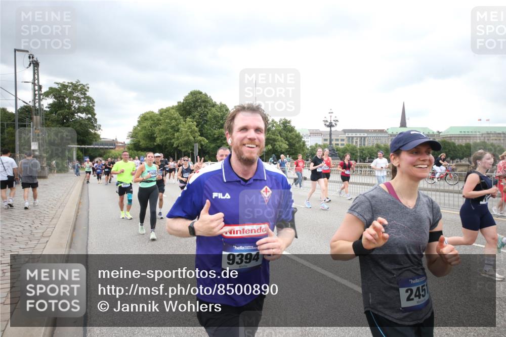 29.06.2025 - hella hamburg halbmarathon Jannik Wohlers http://msf.ph/oto/8500890 29.06.2025 10:57:29 Lombardsbrücke 1123, 1248, 1388, 2015, 2451, 2567, 2900, 3191, 3644, 3936, 4059, 4429, 4521, 5676, 6316, 6337, 6916, 7172, 7193, 7556, 8159, 8474, 8713, 8773, 9059, 9180, 9394, 9398, 9436, 9613, 9840, 10070, 10352, 10380, 10461, 10513, 10551, 10560, 10578, 10629, 10630, 10737, 10912, 11013, 11026, 11193, 11263, 11266, 11267, 11353, 11377, 11392, 11732, 13176, 13352, 13358, 13364, 13553, 13804, 13882, 14290, 14453, 14507, 14685, 15510, 15552, 15800, 15956, 16082 meine-sportfotos.de