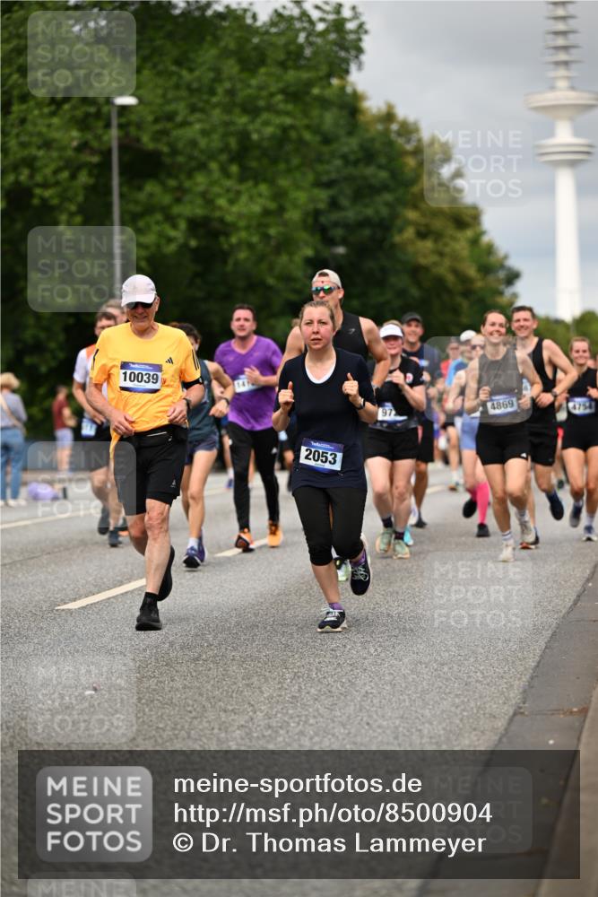 29.06.2025 - hella hamburg halbmarathon Dr. Thomas Lammeyer http://msf.ph/oto/8500904 29.06.2025 10:24:49 Kennedybrücke 1011, 1046, 1069, 1154, 1471, 1474, 1534, 2053, 2064, 2101, 2834, 3733, 3842, 4154, 4166, 4288, 4422, 4754, 4869, 5181, 5811, 5812, 5831, 6608, 6844, 6951, 7101, 7131, 8025, 8113, 8146, 8738, 8940, 9005, 9011, 9236, 9873, 9981, 10039, 10041, 10585, 10595, 10613, 10647, 10754, 11100 meine-sportfotos.de