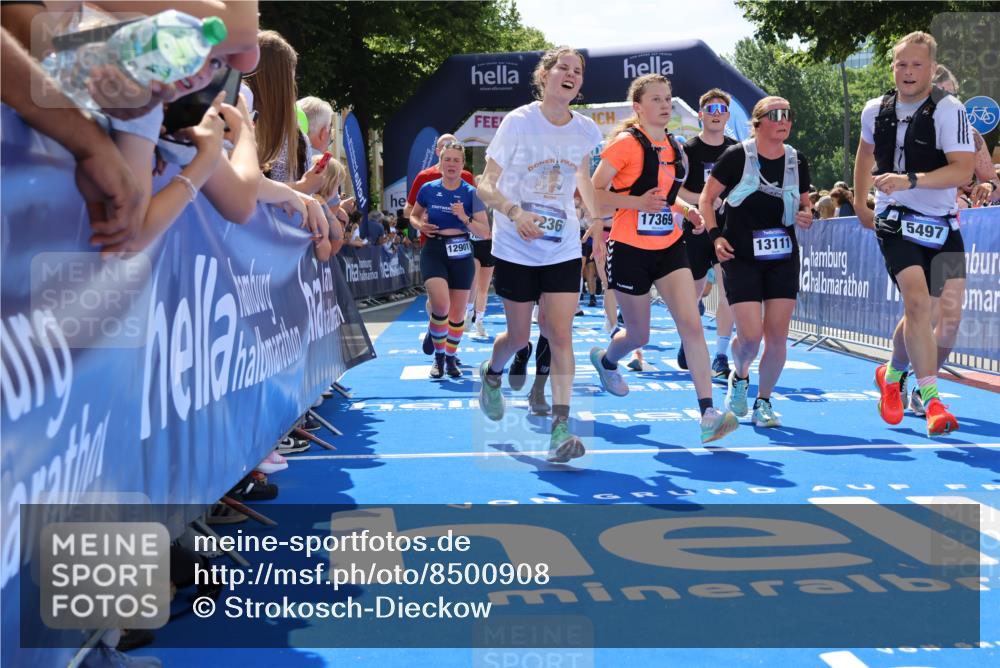 29.06.2025 - hella hamburg halbmarathon Strokosch-Dieckow http://msf.ph/oto/8500908 29.06.2025 11:34:49 Ziel 1078, 1497, 1557, 2280, 2477, 2827, 3230, 3239, 3311, 3958, 4372, 4555, 5246, 5497, 8715, 11697, 11928, 12236, 12901, 13111, 13113, 14014, 14112, 14632, 15912, 15951, 15957, 16238, 16570, 17135, 17369, 17389, 17883 meine-sportfotos.de