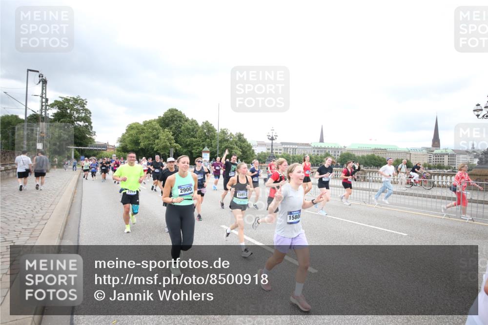 29.06.2025 - hella hamburg halbmarathon Jannik Wohlers http://msf.ph/oto/8500918 29.06.2025 10:57:31 Lombardsbrücke 1388, 2015, 2451, 2567, 2900, 3644, 3936, 4059, 4429, 5676, 6316, 6337, 7193, 7556, 7977, 7990, 8159, 8474, 8713, 8773, 9059, 9180, 9319, 9394, 9398, 9436, 9481, 9613, 9832, 9840, 10070, 10352, 10380, 10461, 10513, 10551, 10560, 10578, 10629, 10630, 10635, 10737, 10912, 11013, 11026, 11193, 11263, 11266, 11267, 11353, 11377, 11392, 11732, 12122, 13176, 13352, 13358, 13364, 13553, 13804, 13882, 14290, 14453, 14507, 14685, 15510, 15552, 15800, 15956, 16082, 16349 meine-sportfotos.de